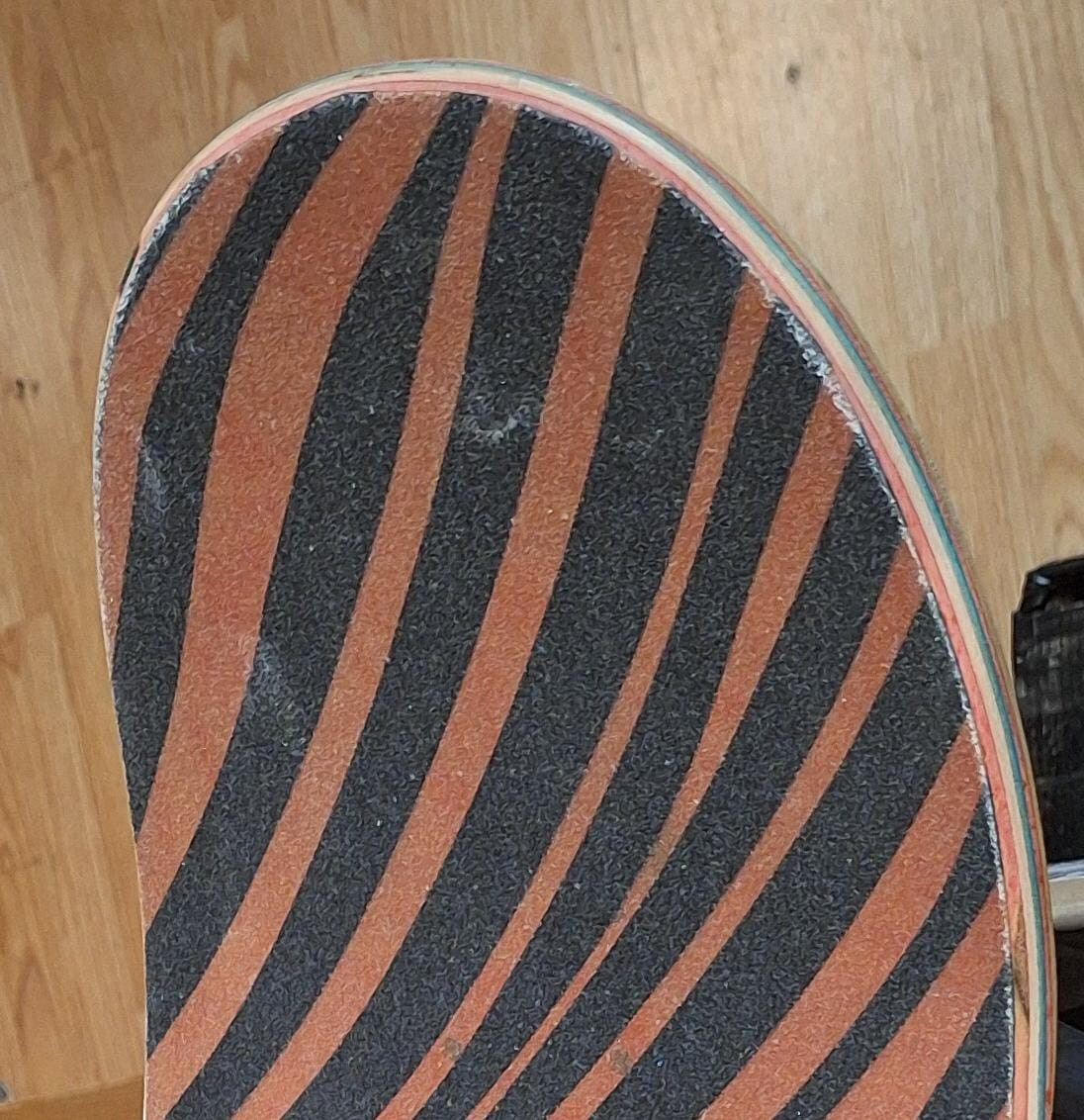SkaReCo Deck Hybrid Pop 9,0” * 34,5”, WB 14,5 -18,5” Custom Griptape Art