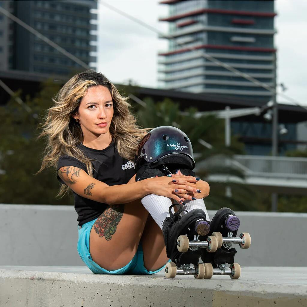 Triple 8 Helmet Deep Cover Barbie Patin