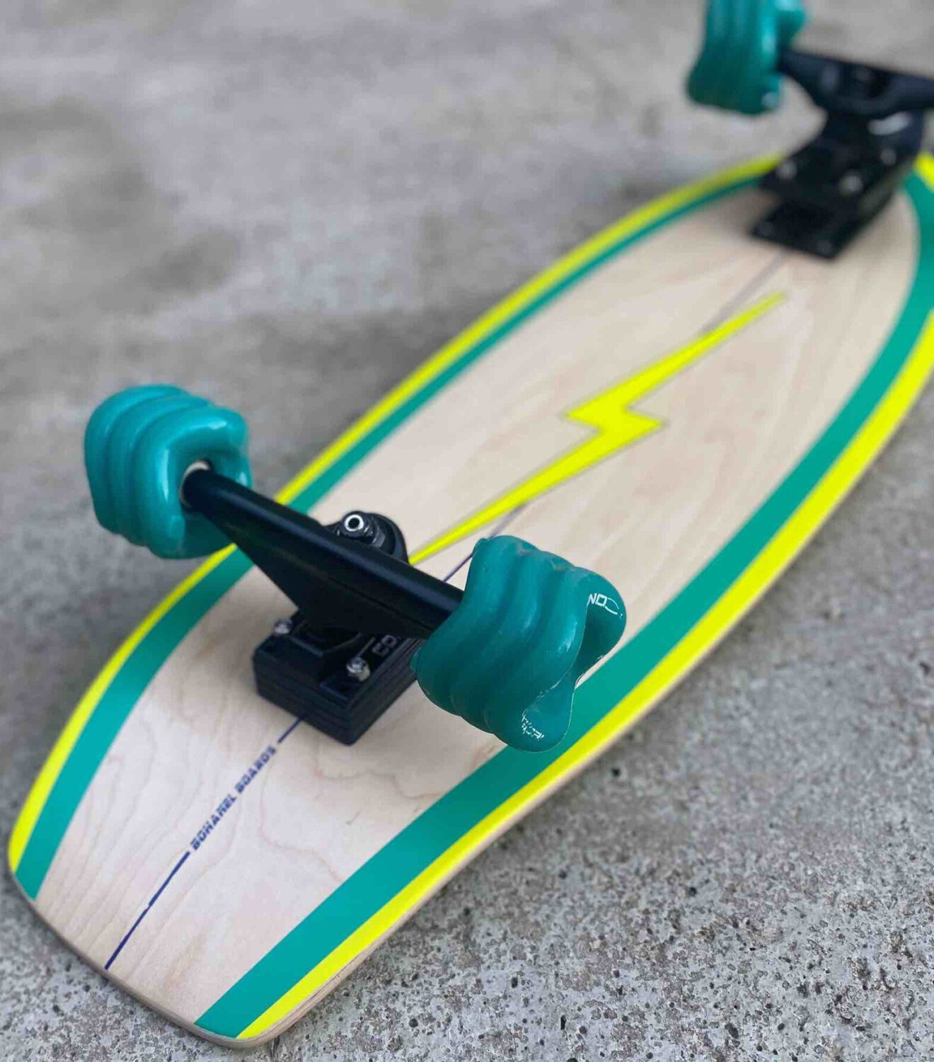 BohanelBoards Deck Surfskate Neon Green 32" x 10" WB16-17,5″