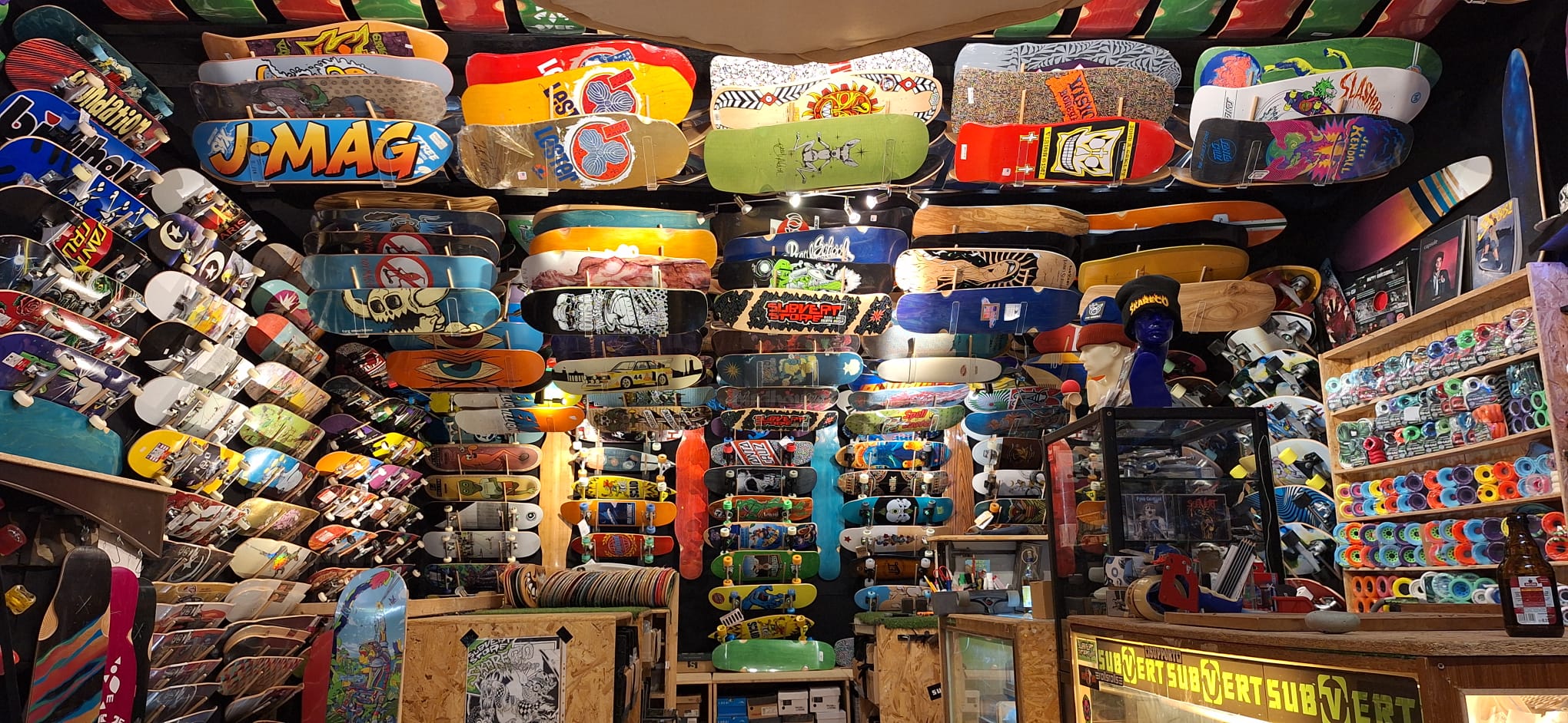 many decks on the ceiling!